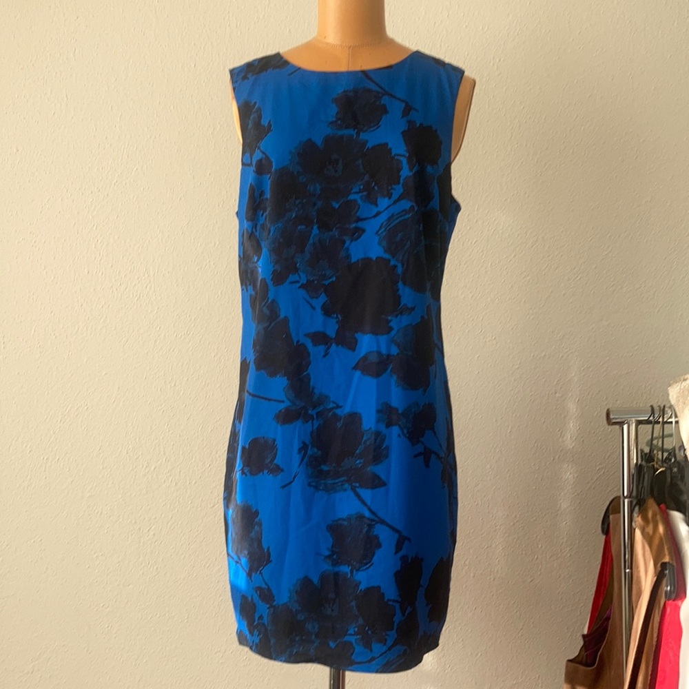 Wells Grace Above the Knee Sleeveless Dress, Blue with Black Flowers